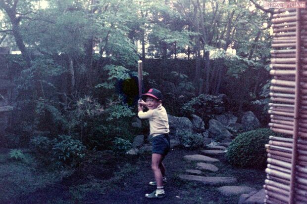 野球少年だったが、友人が塾通いを始めたことで野球をやめて中学受験をすることに