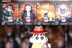 中国で上映見合わせ報道があった『映画クレヨンしんちゃん』(写真下)と上映中の『鬼滅の刃』 撮影/編集部