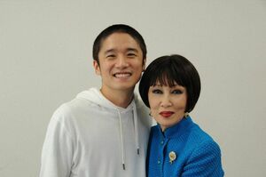 浅丘ルリ子とともに丸刈り姿を初披露する風間俊介（'18年『やすらぎの刻』ホームページより）