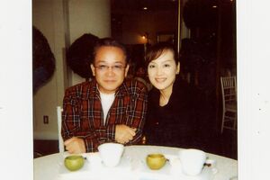 '04年、結婚して21周年のときの写真。ちょうど20年に及んだ義母の介護を終えたころ