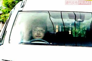 6月中旬の昼過ぎ、愛車で自宅に戻る買い物帰りの百恵さん