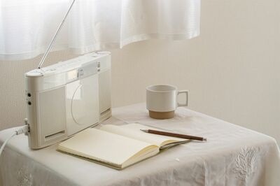 1：お気に入りの“朝ラジオ”を聴く　※写真はイメージです