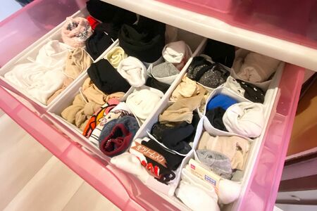 不織布10仕切り収納／2個セット330円