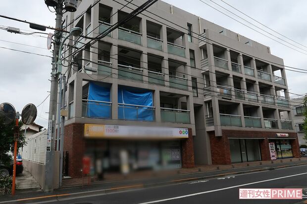 事件現場となった野口さんのマンション。脚立やバーナーを用意し、犯行は計画的だった