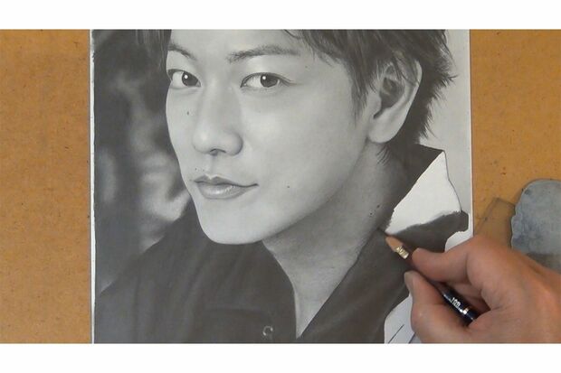 8. シワや質感を出すのが大変だという衣装を描いたら、完成!