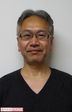 演芸コラムニストの渡邉寧久さん。新聞や情報誌で演芸に関する連載を持ち、監修著書に『落語入門』(成美堂)など