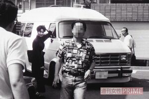 '91年7月、テレビ局へ出かけるため、車にそろって乗り込もうとする志村さん（写真右）といしの（同左）を週刊女性記者が直撃。問いかけにハッキリと答えた