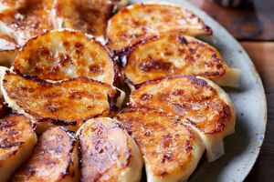 ねぎ餃子「わが家ではニラの代わりにねぎをたっぷりと!」 写真/横田裕美子(STUDIO BANBAN)