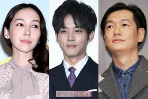 『あのときキスしておけば』(金曜夜11時15分・テレビ朝日系)に出演していた麻生久美子、松坂桃李、井浦新。井浦新と窪塚洋介の息子・愛流が親子役なのが映画『ピンポン』ファンらの間で話題に