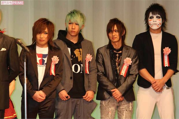 『第22回東京スポーツ映画大賞』授賞式でのゴールデンボンバー