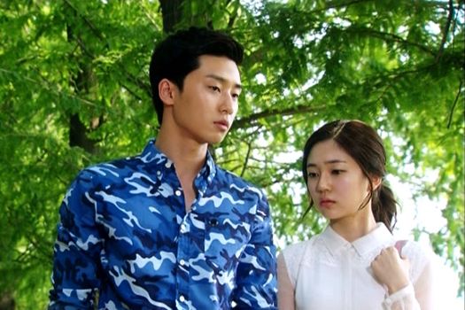 パク・ソジュンの出世作が、ふたたび放送スタート。『金よ出てこい☆コンコン』全50話　それぞれ母親の違うふたりの兄を持つ、金持ち家族の放蕩息子・ヒョンテ(ソジュン)。長男が、不仲な妻にそっくりな女性を妻として家族に紹介したことから騒動が巻き起こる。CS KNTVにて毎週金曜朝7時～　(c)2013 MBC