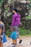 '19年末、世界遺産であるベトナムのミーソン遺跡に家族や友人たちと訪れていた杏