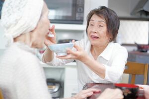 少しでも介護経験がある人なら、必ず経験を活かすことができる（写真はイメージです）