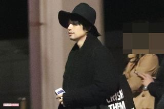 帽子をかぶる斎藤工（2019年、ドラマ『東京独身男子』打ち上げにて）