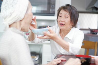 少しでも介護経験がある人なら、必ず経験を活かすことができる(写真はイメージです)