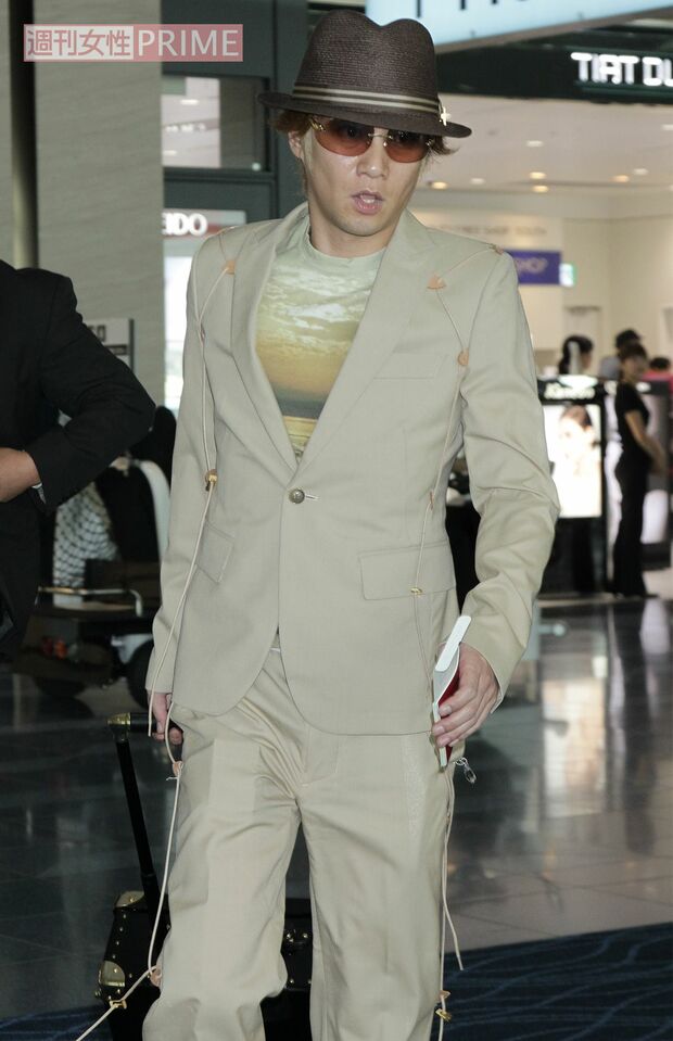 2011年9月、中国・北京公演のため羽田空港に集結したSMAP