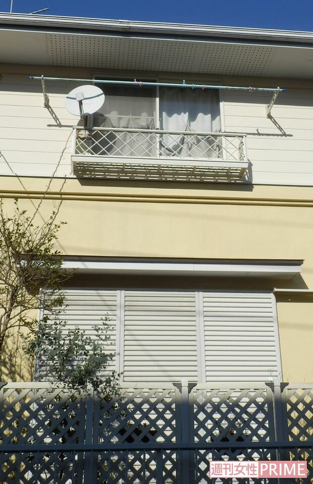 事件現場となったアパート。犯人は梨絵さんを殺害後に2階の窓から首をつって自殺した