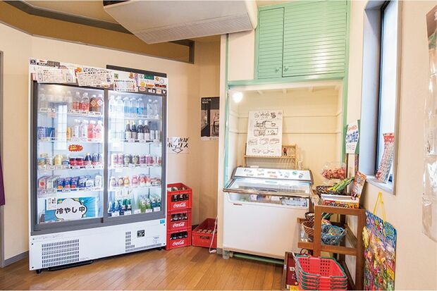 ほかの銭湯ではあまり見かけない海外の商品など、月替わりで珍しいドリンクを提供。お土産にもおすすめ