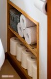 田中さん宅のトイレ棚　撮影／鈴木真貴