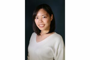 女性議員への調査を行う濱田真里さん