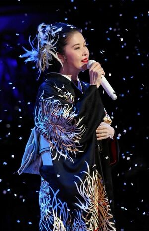 手術から約半月でステージに復帰。ファンから「おかえりなさい」の温かい声援が送られた　写真／藤あや子さん提供