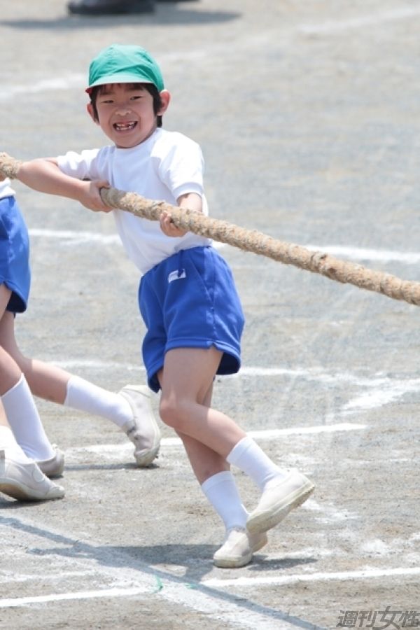 悠仁さま、最近の”マイブーム”は送迎車のドアの開け閉め