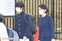 悠仁さまが筑附の説明会で見せた異変!終始うつむいて出待ちの生徒を“見て見ぬふり”