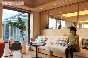 木のぬくもりが伝わり、リラックスできる室内