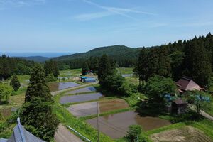 「一村貸し」で話題を集めている新潟県糸魚川市の山間地にある市野々集落にある「宿屋堂道」 写真提供/株式会社伝燈