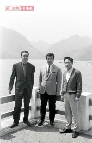 お笑いトリオ「てんぷくトリオ」として活躍。左から故・戸塚睦夫さん、故・三波伸介さん、伊東さん