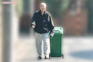 3月上旬、ゴミを出すため自宅から出てきた張本勲