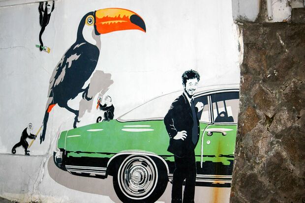 観光客誘致を目的に描かれた数々の壁画で、インスタ映えする写真が撮れるスポットと人気の場所