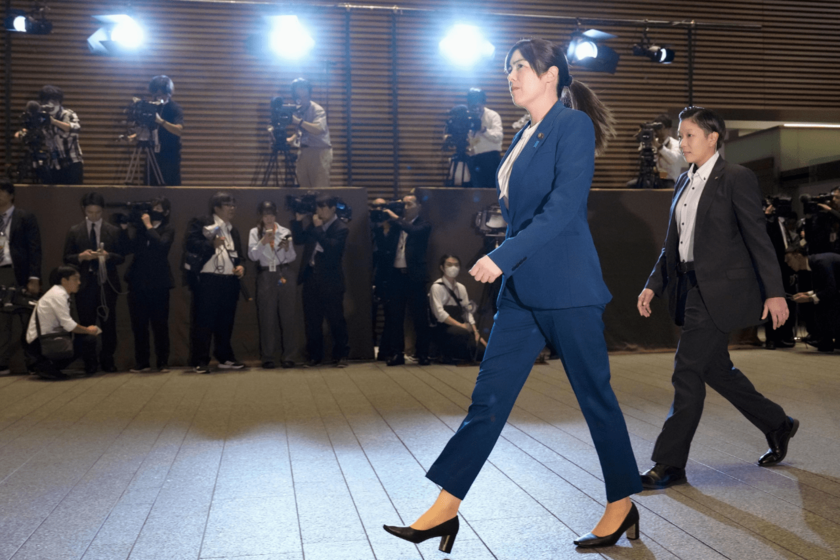 小野田紀美大臣の女性SPが「強そうでかっこいい」と話題、元警視庁SPの講師に聞いた“男女差”と大臣・首相の警護事情 | 週刊女性PRIME