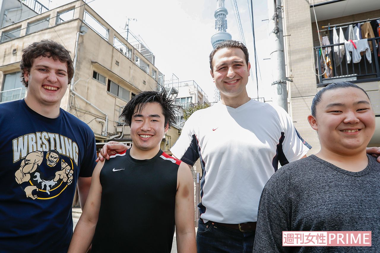 欧州出身初のイケメン親方誕生！　鳴戸部屋のドタバタ男4人生活に密着