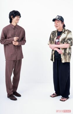 松坂桃李(左)と古田新太(右)撮影/高梨俊浩
