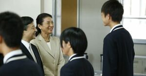 ふたば未来学園高校では、復興支援を志す高校生たちを励まされた(10月8日)