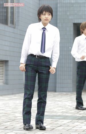 2011年のTBS系ドラマ『桜蘭高校ホスト部』にて、男子高校生に扮した川口春奈