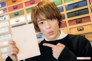 完成〜!　表紙には「YURUSANPO」の文字を入れてもらいました! 撮影／矢島泰輔