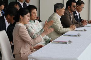 10月3日、東京都世田谷区の馬事公苑でアジア競技大会の馬術競技をご覧になった天皇、皇后両陛下と愛子さま