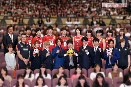 『FIVBワールドカップバレーボール2019』イベントに参加したジャニーズWESTと日本代表チーム