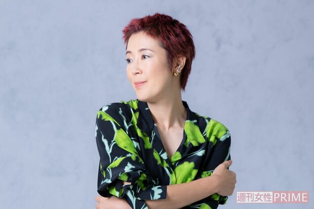 穏やかな表情の寺島しのぶ（撮影／矢島泰輔）