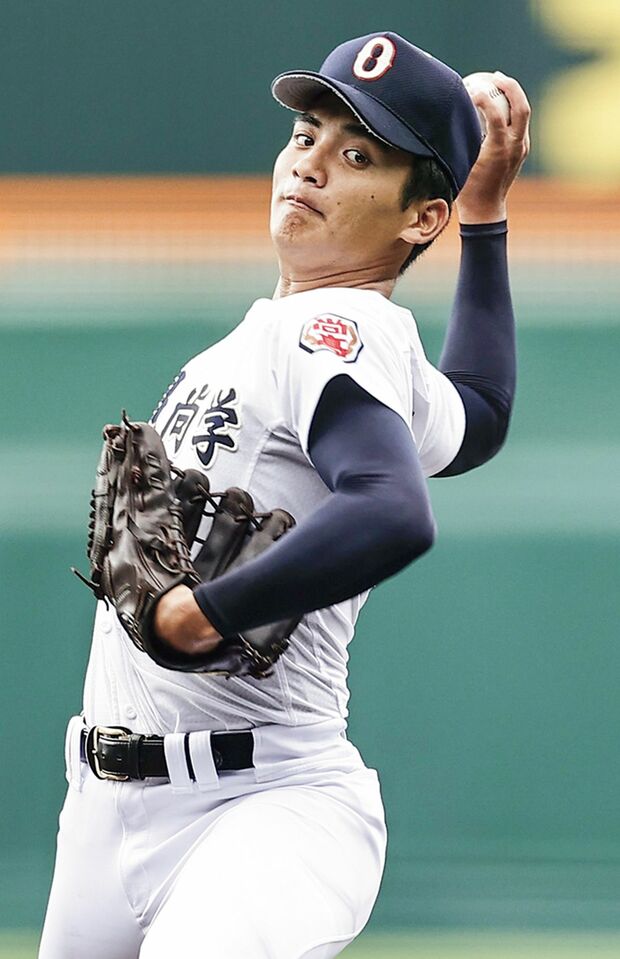 沖縄沖縄尚学の東恩納蒼（3年）沖縄尚学の甲子園出場は2年ぶり10回目。焦らない安定した投球が強みの東恩納（写真／共同通信社）