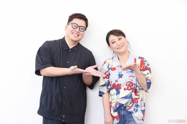 澤井直人（左）と友近　撮影／吉岡竜紀