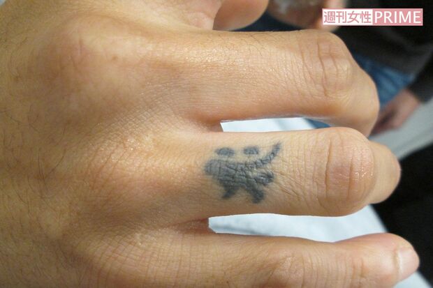 後藤祐樹さんの中指に入っているタトゥー