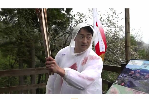 4月4日、聖火リレーで岐阜県内を走った山本耕史（NHK東京2020オリンピックHPより）