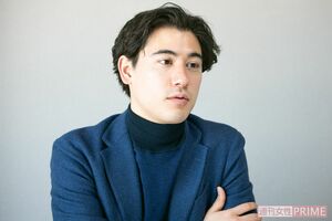 転職に対しての考え方を話す国山ハセン