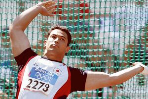 室伏広治（陸上）