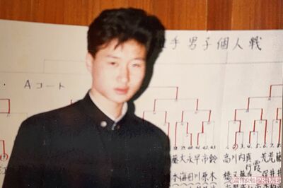 やんちゃな同級生たちに囲まれながら、部活に励んでいた学生時代。（撮影／齋藤周造）