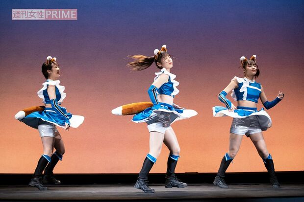 ファイターズガールズによる「きつねダンス」