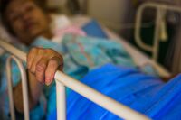 延命治療は愛情？ 家族のエゴ？ 残酷な最期を強いる「長生き地獄」の現場